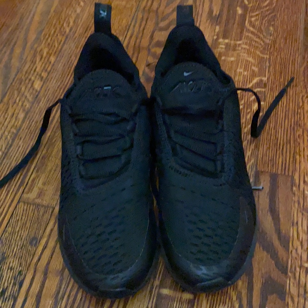 Black nike air max 270